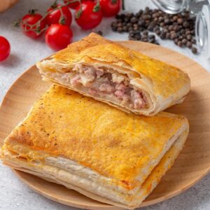Folhado Presunto e Queijo